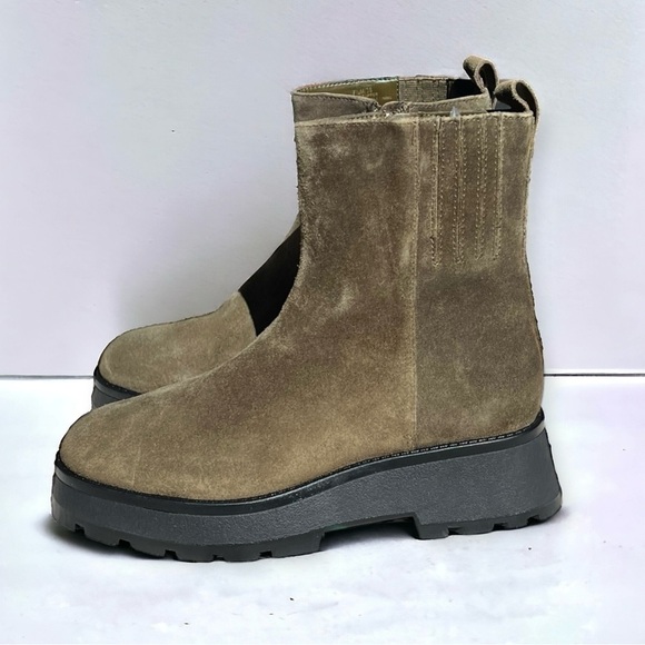 🌻NEW Vince Camuto Army Green Suede Chelsea Boot with Platform Sole Size 7.5 - Picture 1 of 12